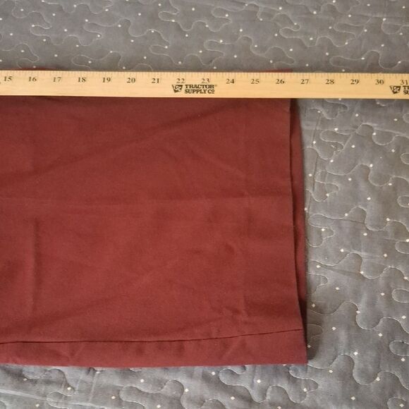 Lane Bryant Women's Cropped Pants in Burgundy - Picture 5 of 5